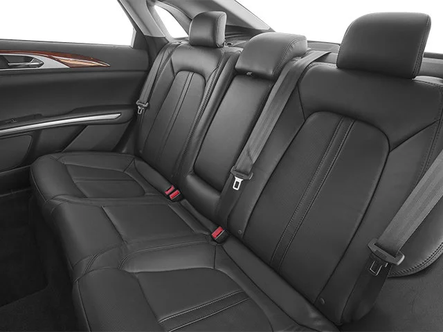 Used 2013 Bordeaux Lincoln  image 14