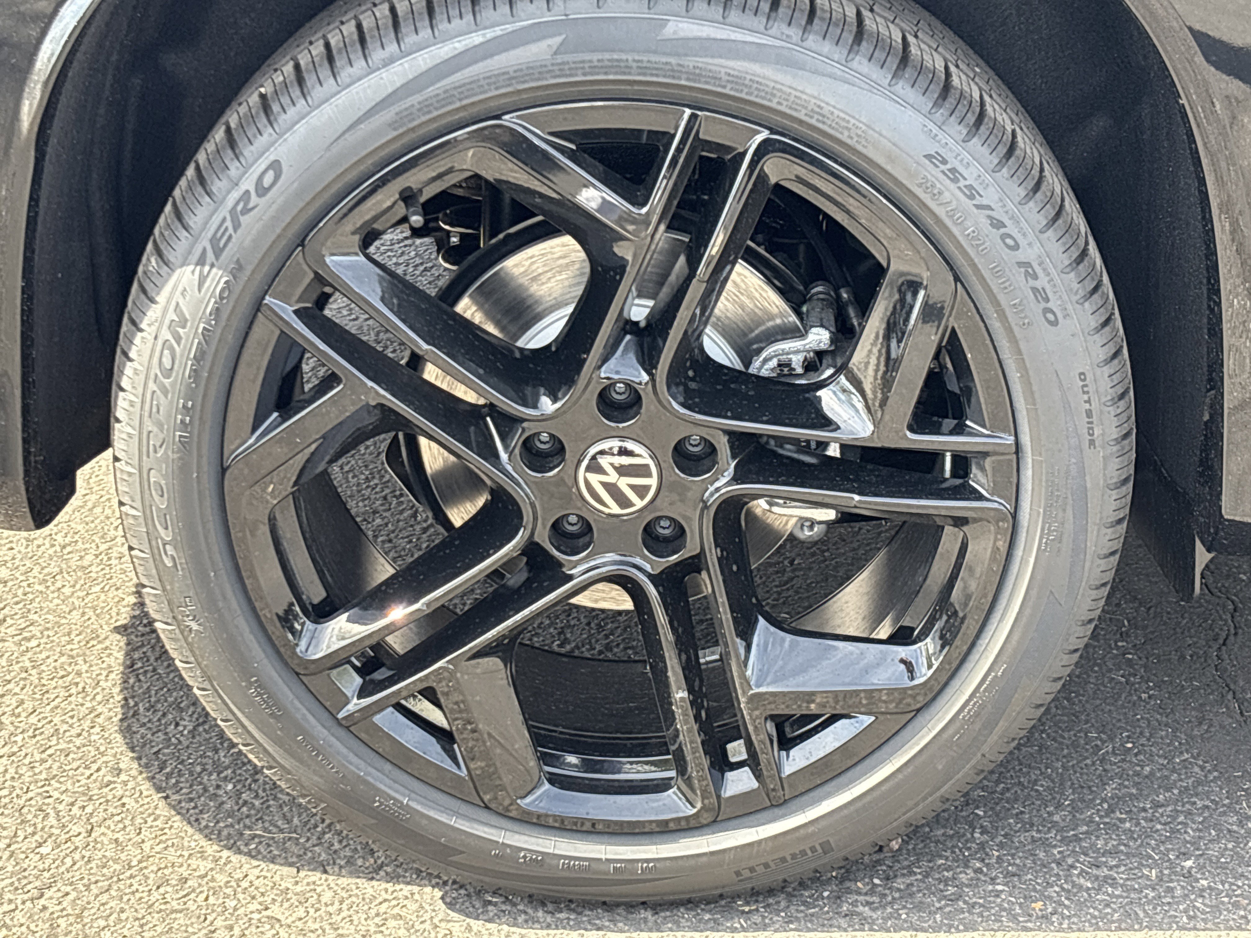 New 2026 Deep Black Pearl Volkswagen SE R-Line Black image 5