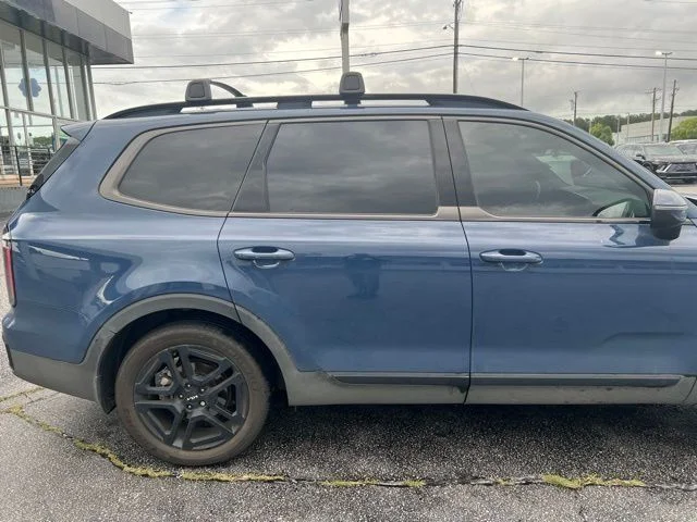 Used 2024 Black Kia EX X-Line image 3