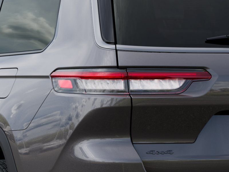 New 2026 Baltic Gray Metallic Clear-Coat Exterior Paint Jeep Altitude image 9