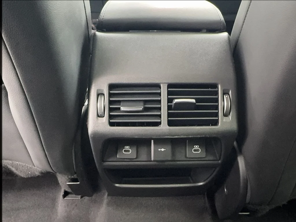 Used 2023 White Land Rover S image 37