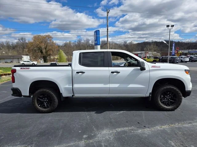 Used 2025 White Chevrolet Custom Trail Boss image 9
