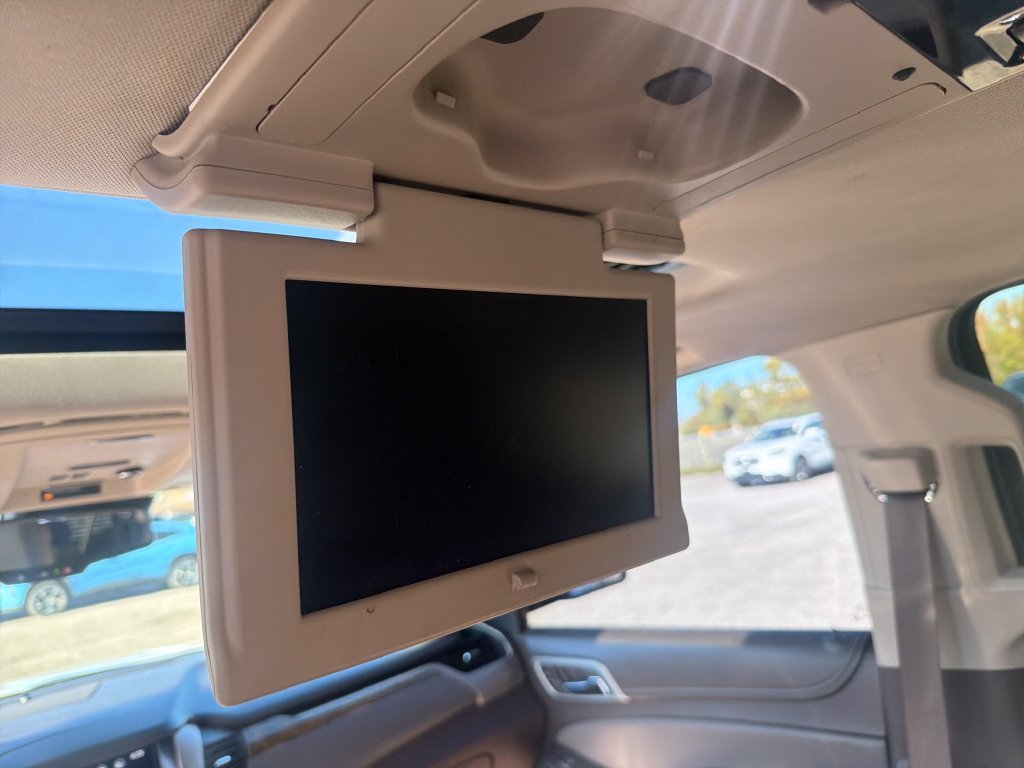 Used 2016 White GMC Denali image 25