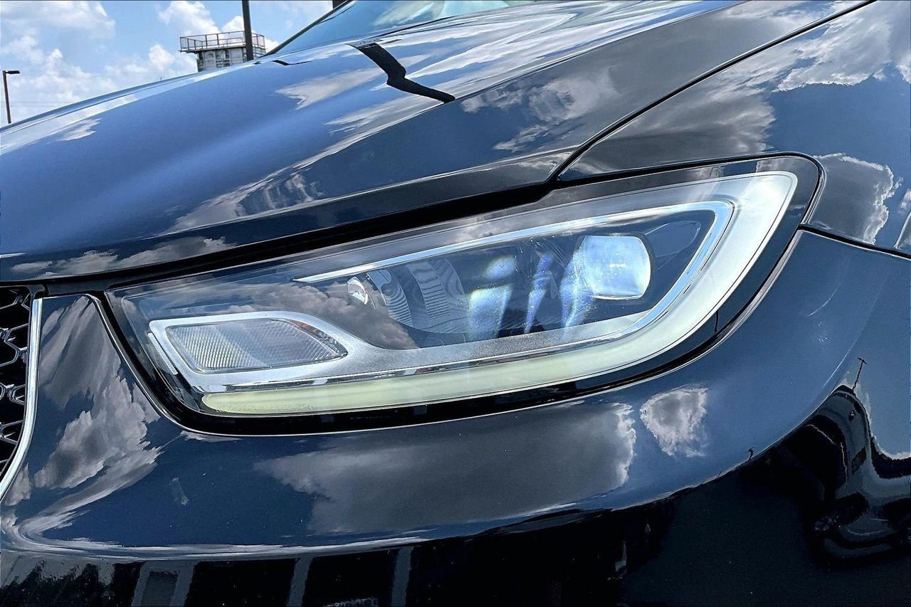 Used 2023 Brilliant Black Crystal Pearlcoat Chrysler Touring L image 32