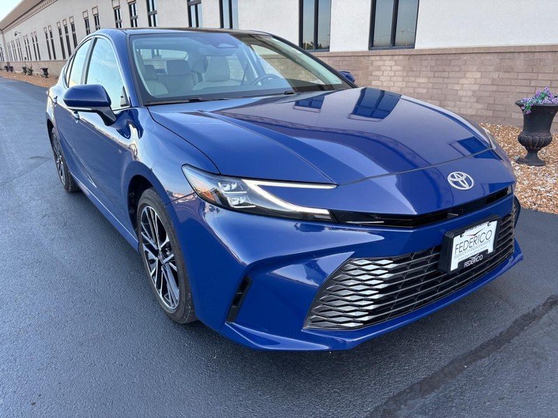 Used 2025 Reservoir Blue Toyota XLE AWD (Natl) image 1