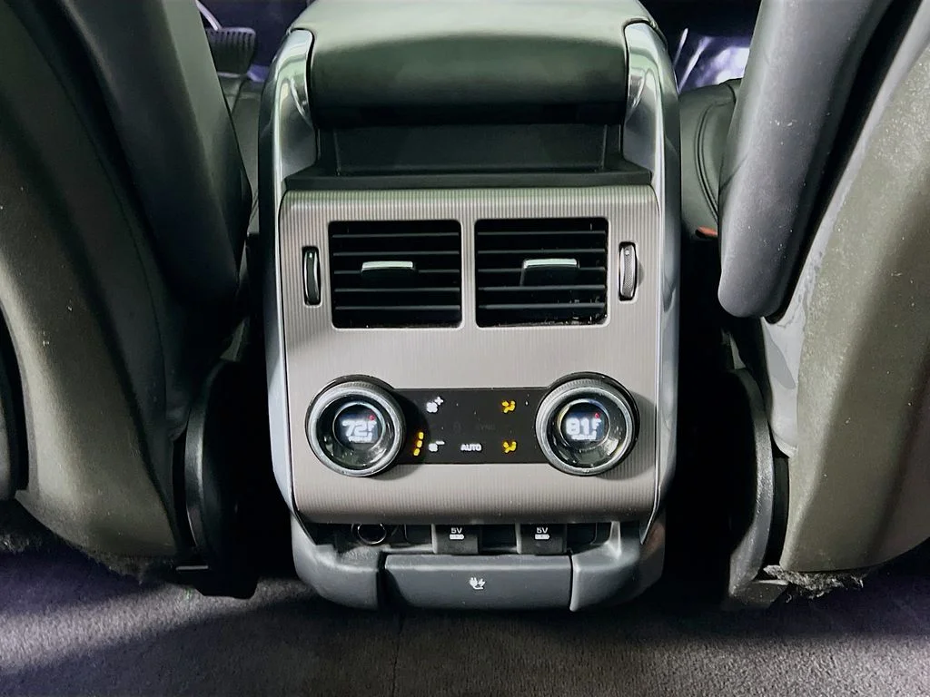 Used 2018 Fuji White Land Rover HSE Td6 image 27