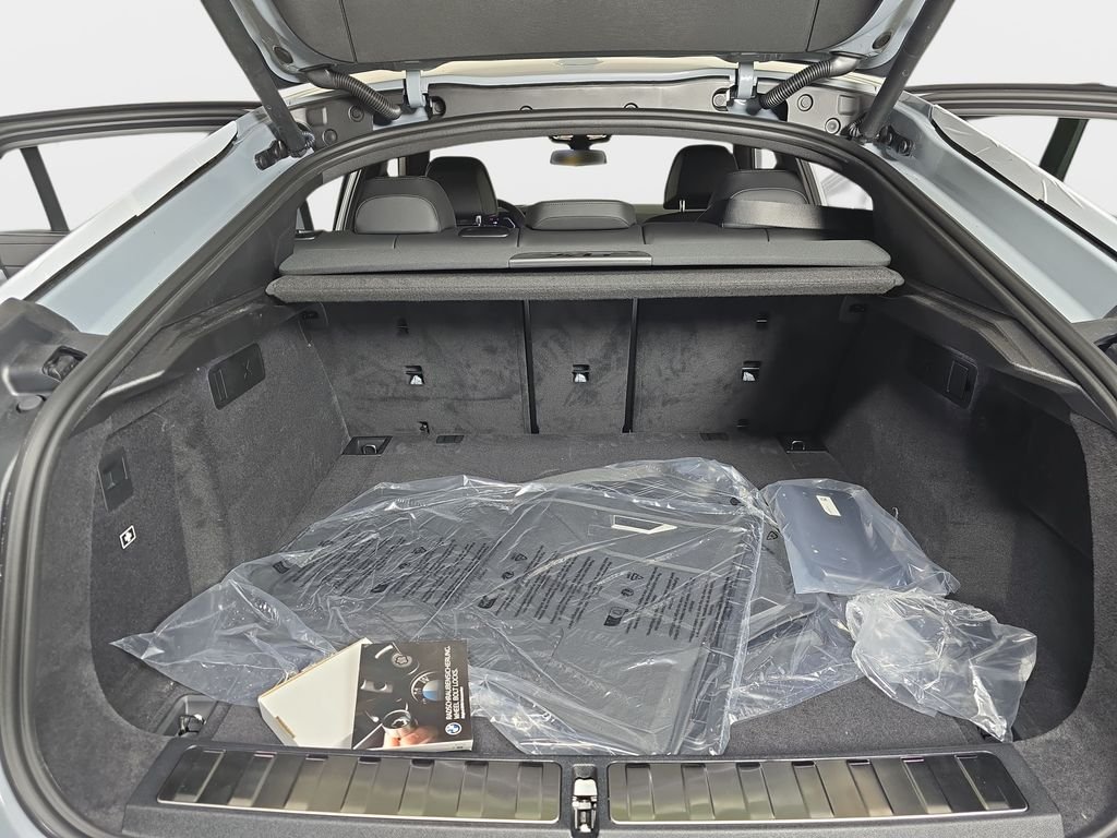 New 2027 Brooklyn Grey Metallic BMW xDrive40i image 11