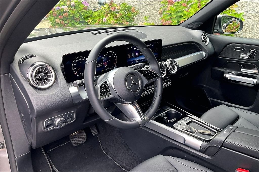 Used 2026 Gray Mercedes-Benz GLB 250 image 13