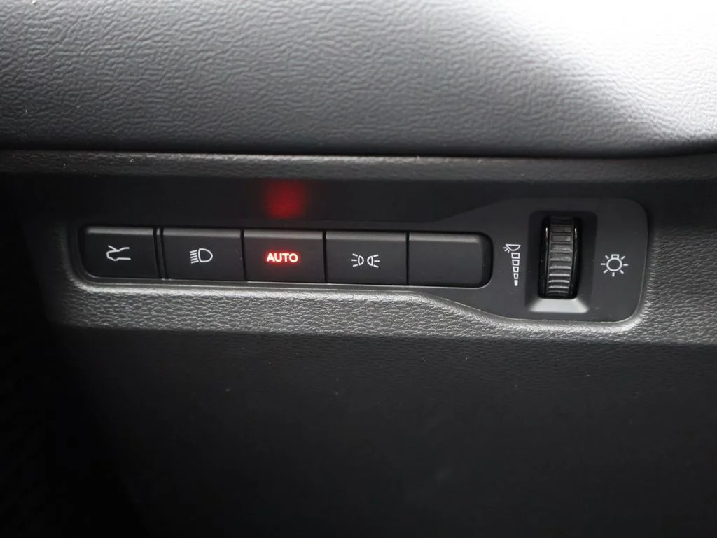 New 2026 White Knuckle Exterior Paint Dodge R/T image 30