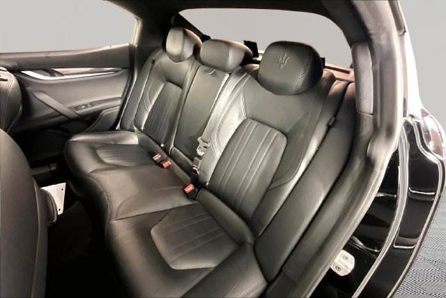 Used 2017  Maserati Base image 19