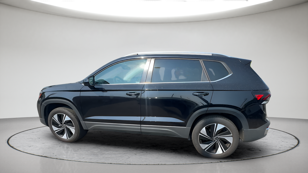 Used 2025 Black Volkswagen 1.5T SE image 11