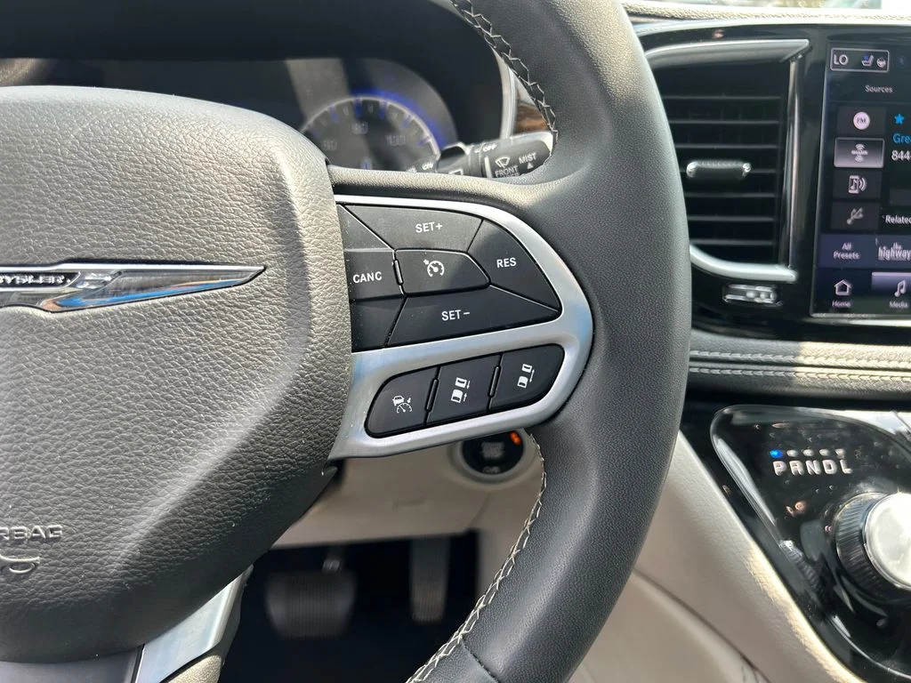 Used 2023 Gray Chrysler Limited image 23