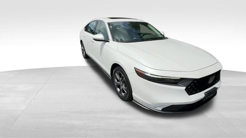 Used 2023  Honda EX image 7