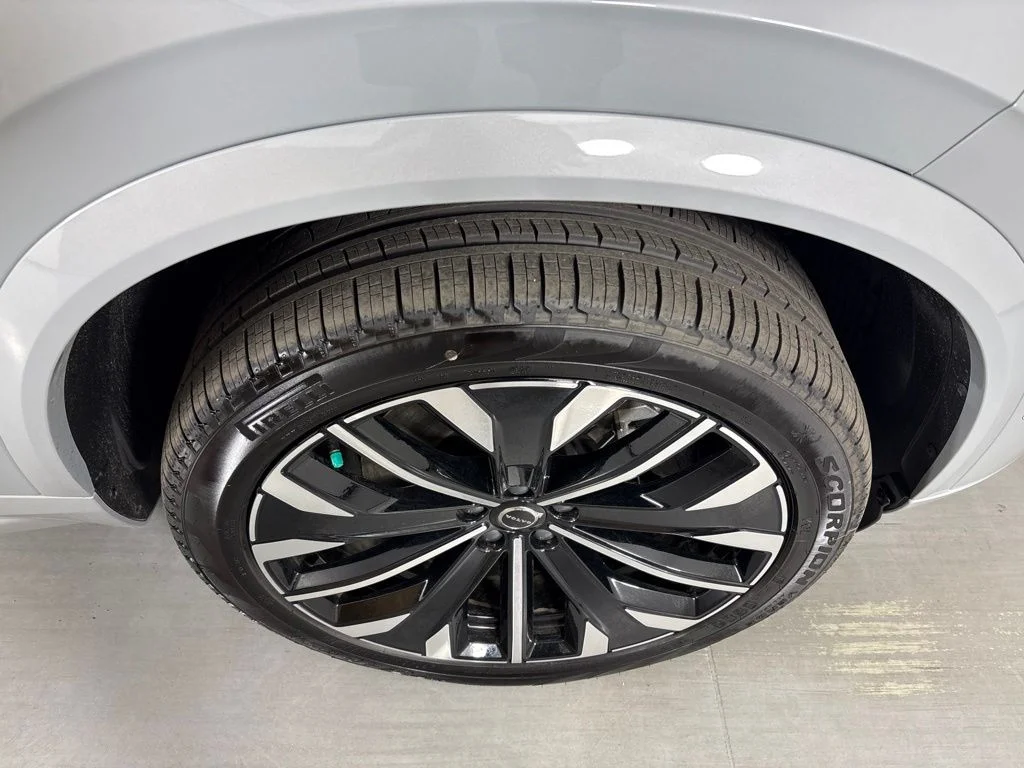 New 2026 Vapour Grey Volvo Ultra image 10