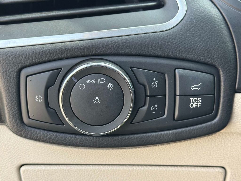 Used 2022 Silver Ford Titanium image 33