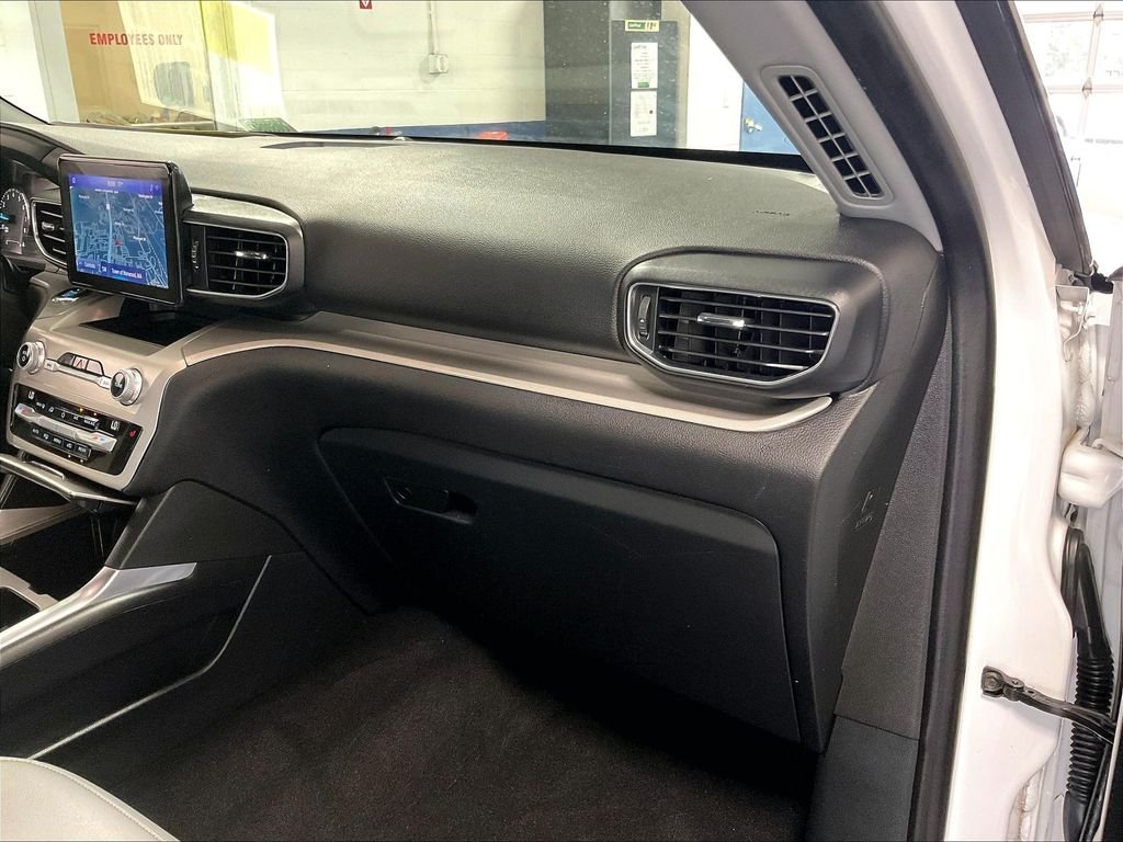 Used 2021 Oxford White Ford XLT image 13