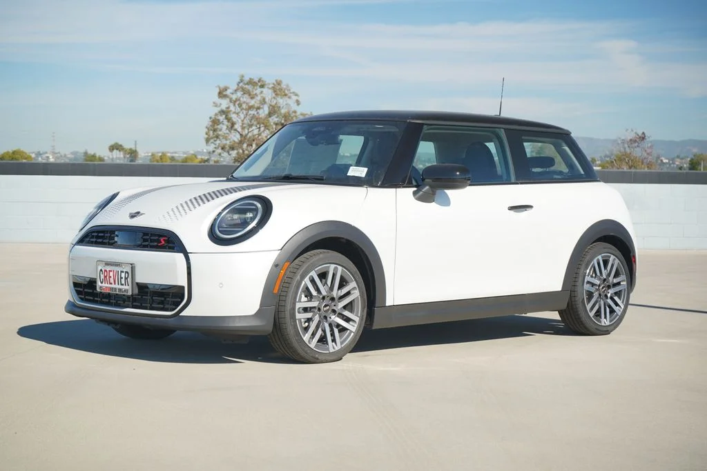 2026 MINI Hardtop Cooper S Signature's photo