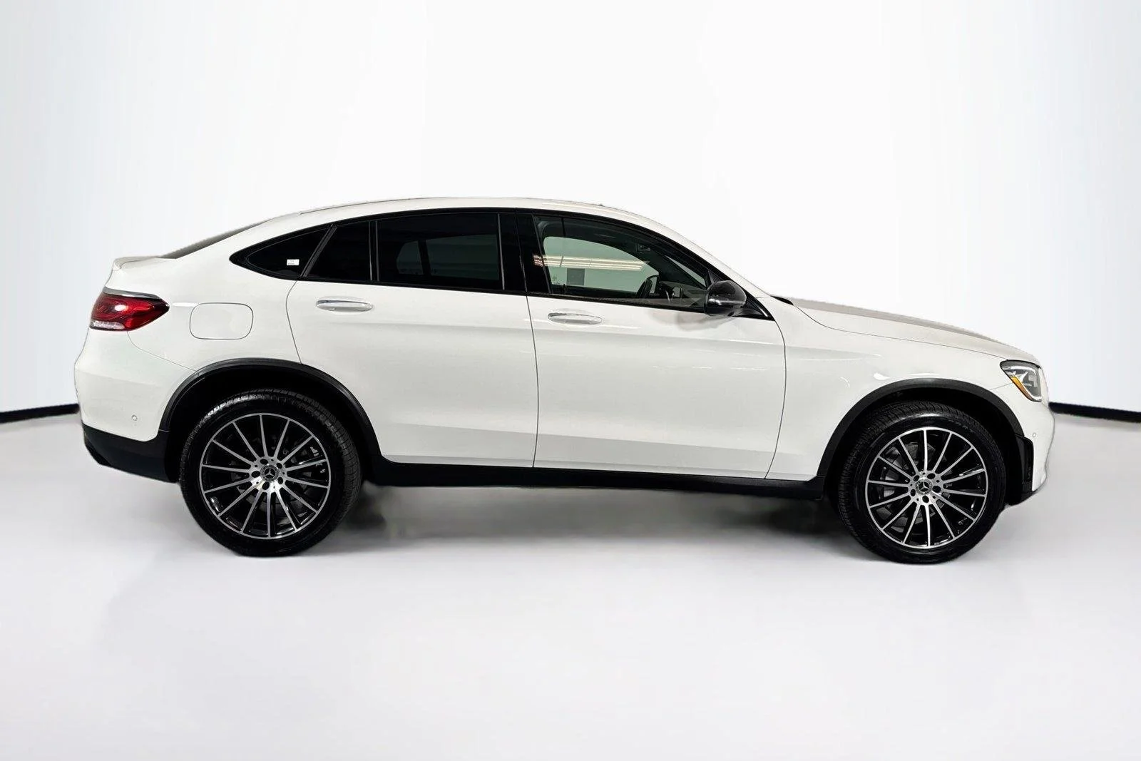Used 2021 Polar White Mercedes-Benz GLC 300 image 4