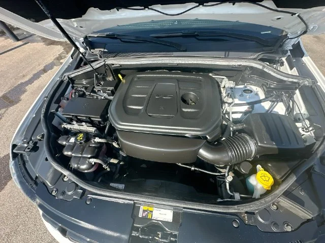 Used 2020 White Jeep Laredo image 29