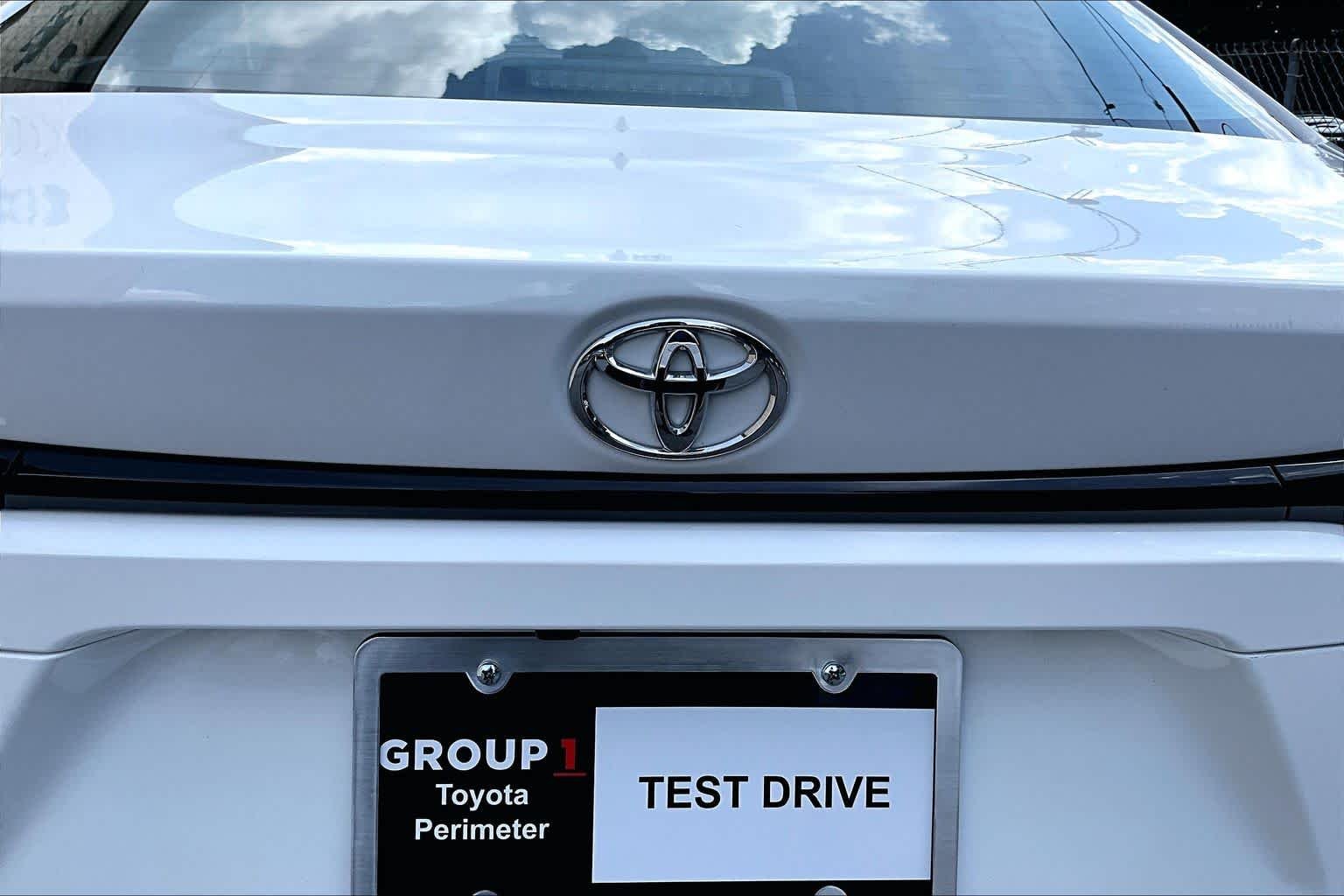 Used 2025 Ice Cap Toyota LE image 30