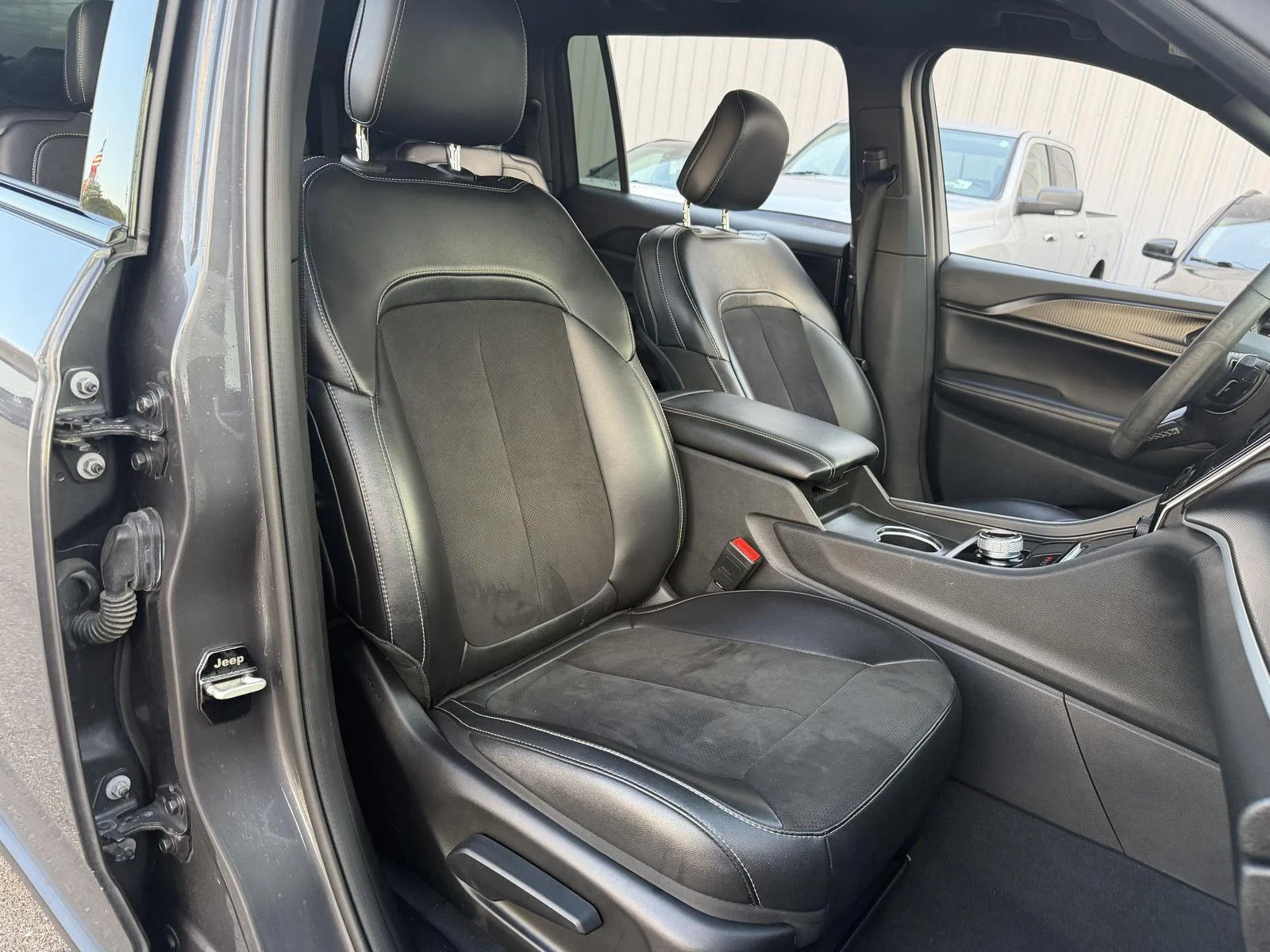Used 2023 Baltic Gray Metallic Clearcoat Jeep Altitude image 23
