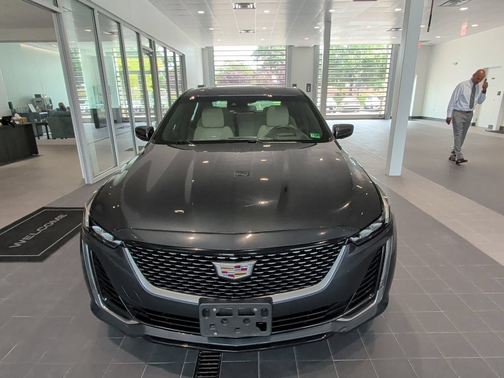 Used 2020 SHADOW METALLIC Cadillac Premium Luxury image 9