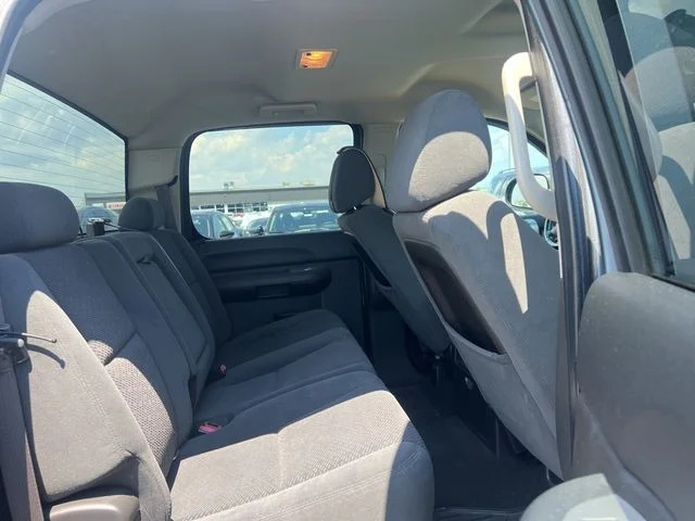 Used 2008 Stealth Gray Metallic GMC SLE1 image 10