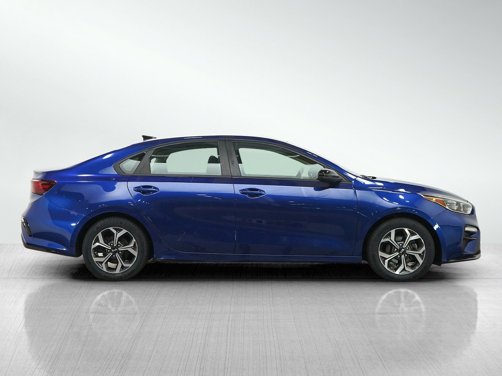 Used 2020 Deep Sea Blue Kia Lxs image 6
