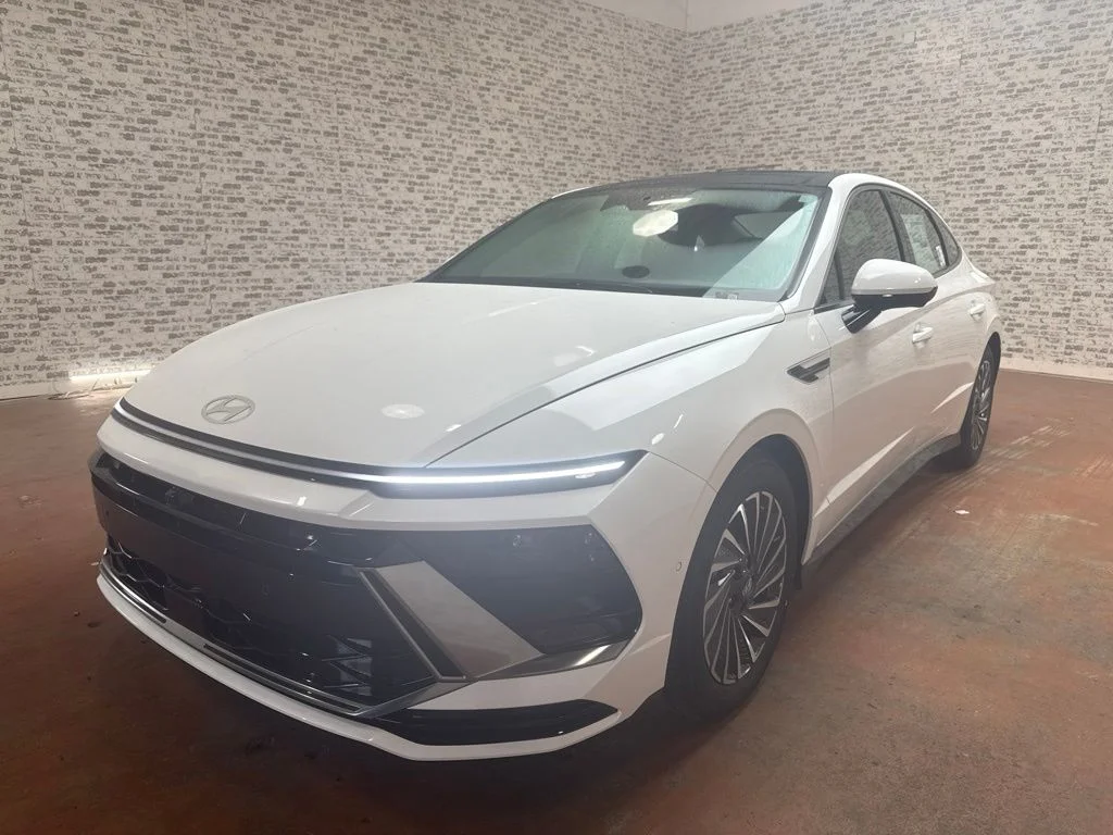 New 2026 Serenity White Hyundai Limited image 3