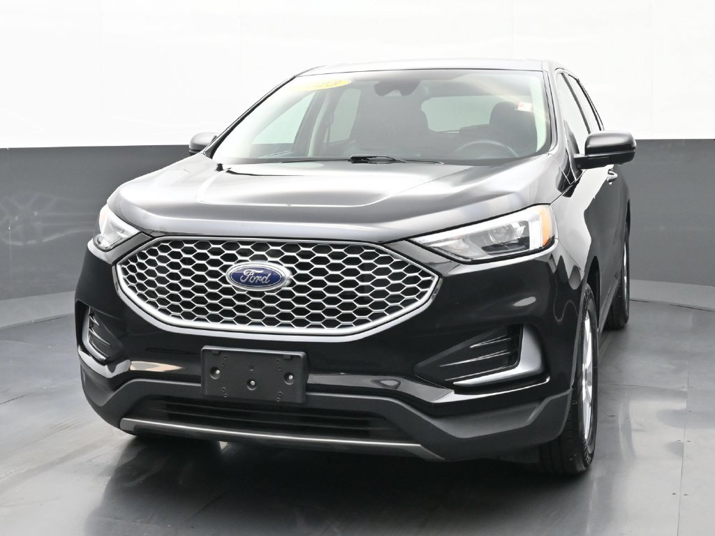 Used 2023 Black Ford SEL image 7