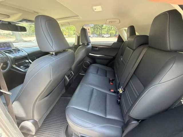 Used 2018 Silver Lexus 300h image 24