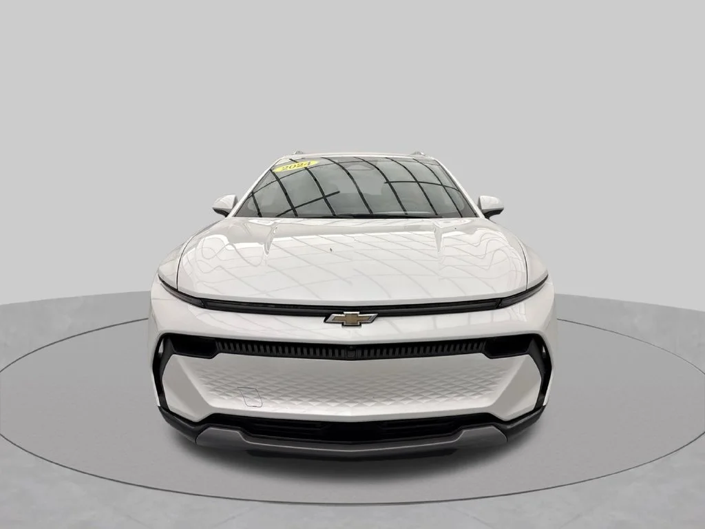 2024 Chevrolet Equinox EV LT SUV Slide