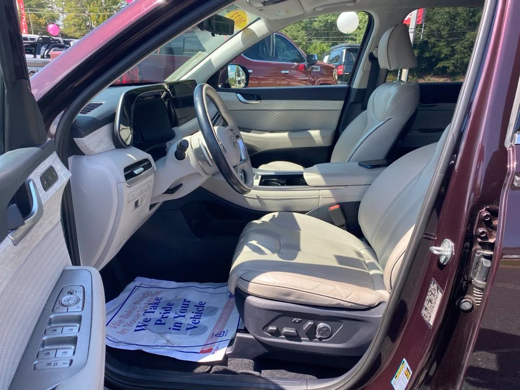 Used 2023 Red Hyundai Calligraphy image 5