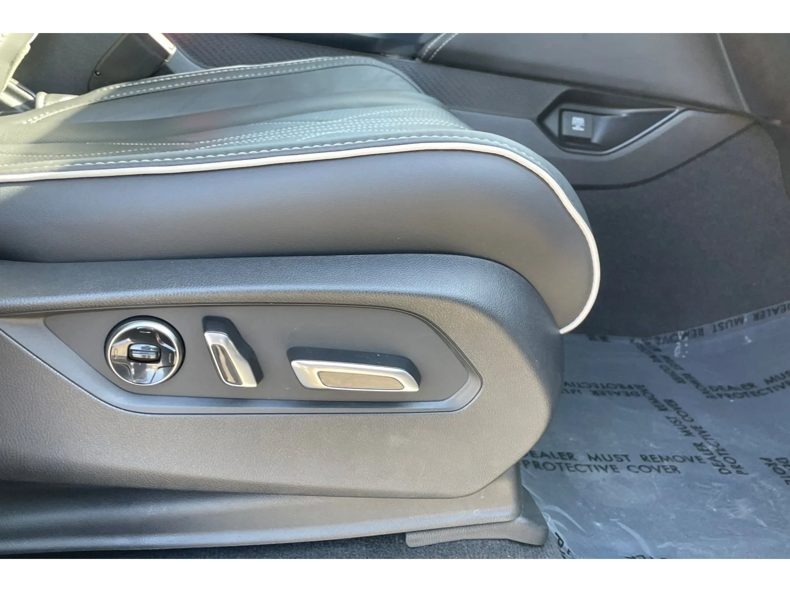 Used 2026 Solar Silver Metallic Acura w/Advance Package image 23
