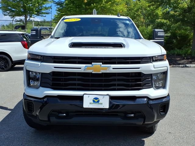 Used 2024 Summit White Chevrolet Custom image 7