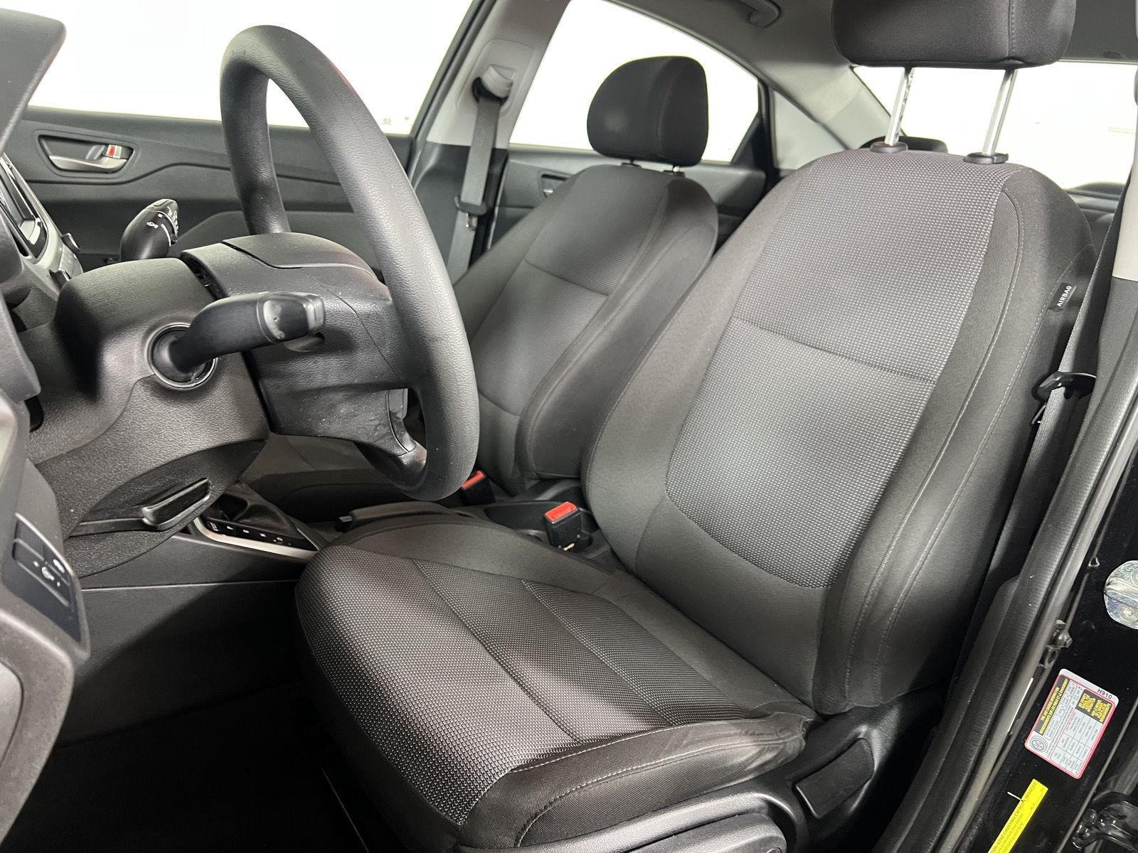 Used 2022 Absolute Black Hyundai SE image 11