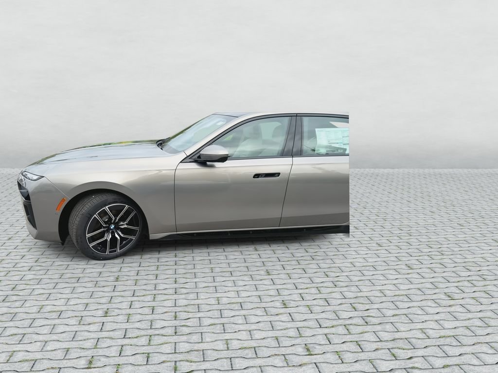 Used 2026 Gray BMW 760i xDrive image 5