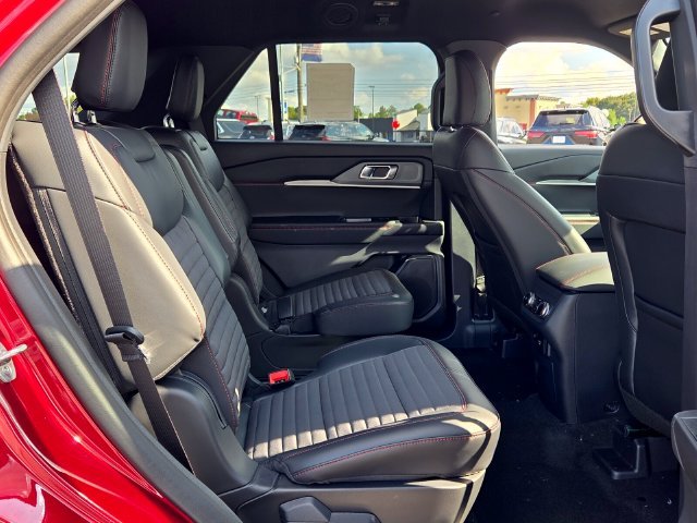 New 2027 Ruby Red Metallic Tinted Clearcoat Ford ST-Line image 16