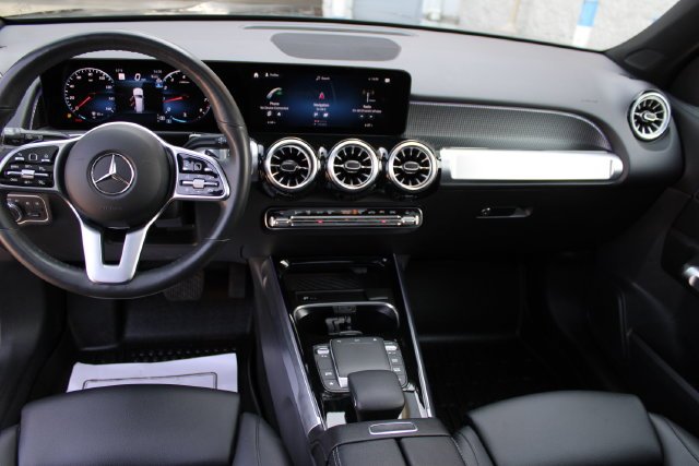 Used 2022 Black Mercedes-Benz GLB 250 image 27