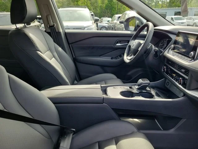 New 2026 Everest White Pearl TriCoat Nissan Dark Armor™ image 33
