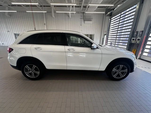 Certified Used 2022  Mercedes-Benz GLC 300 image 4