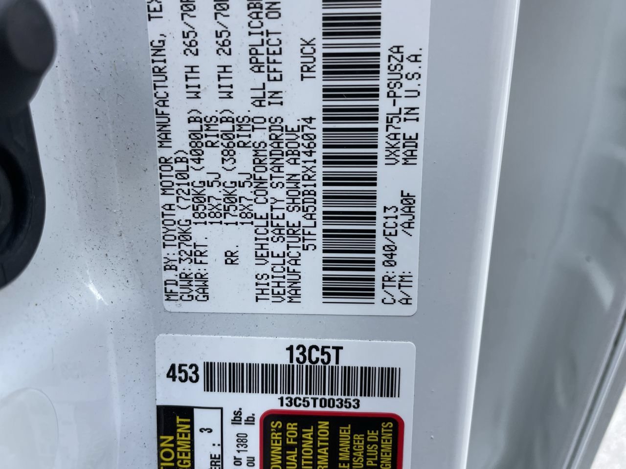 Used 2024 Ice Toyota SR5 image 34