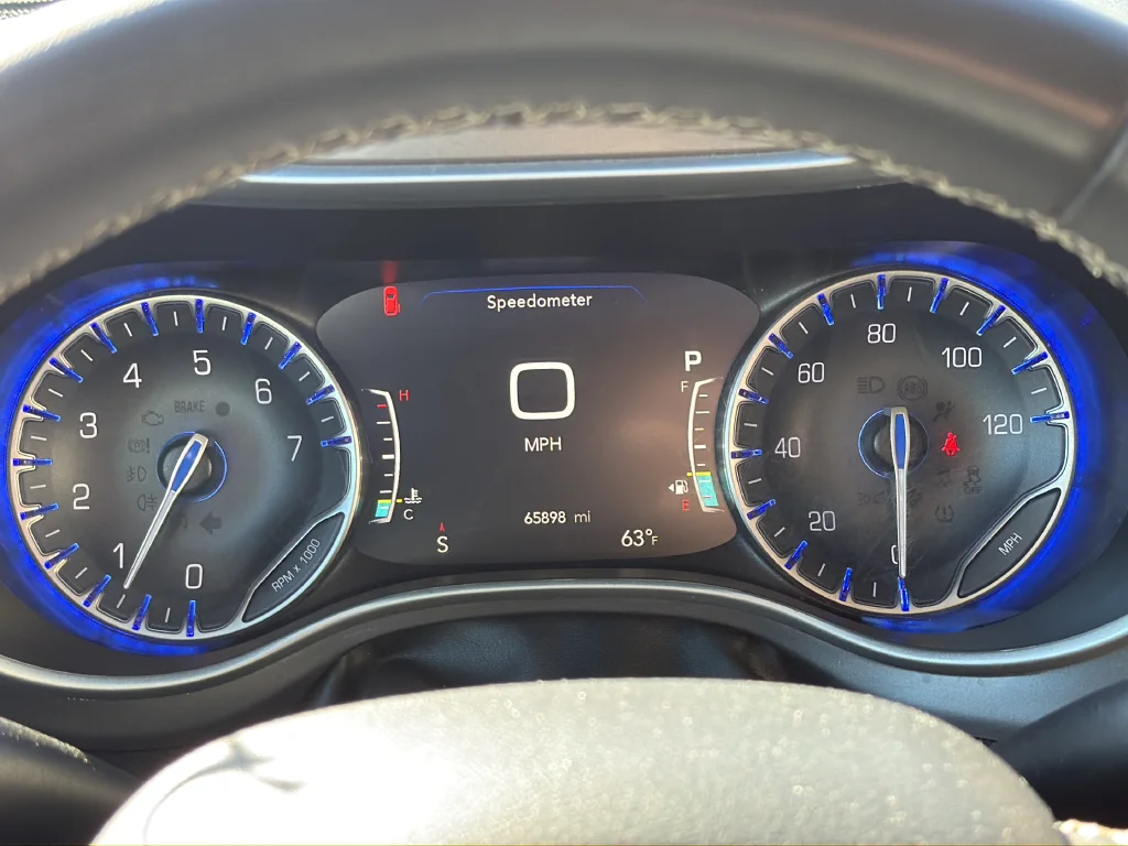 Used 2023 White Chrysler Touring L image 19