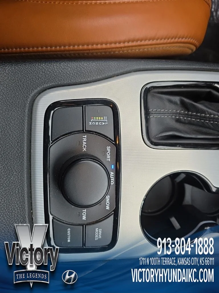 Used 2021 Silver Jeep Trackhawk image 14
