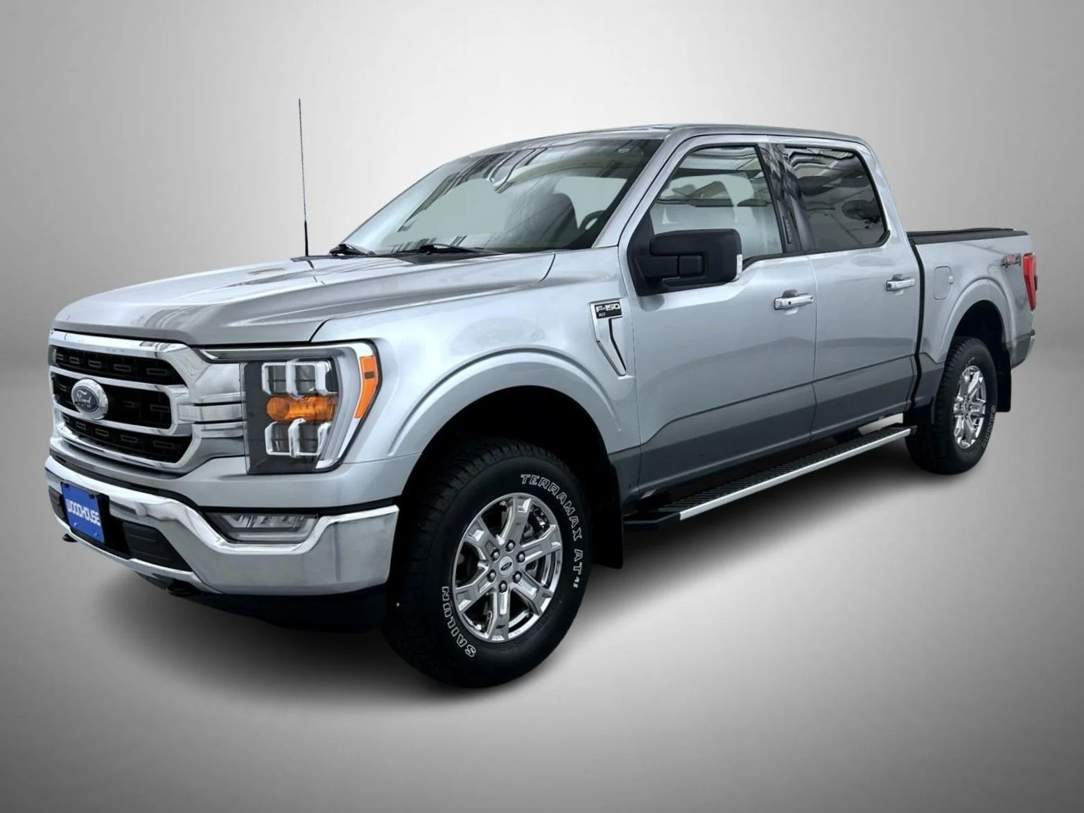 Used 2022 Silver Ford XLT image 1