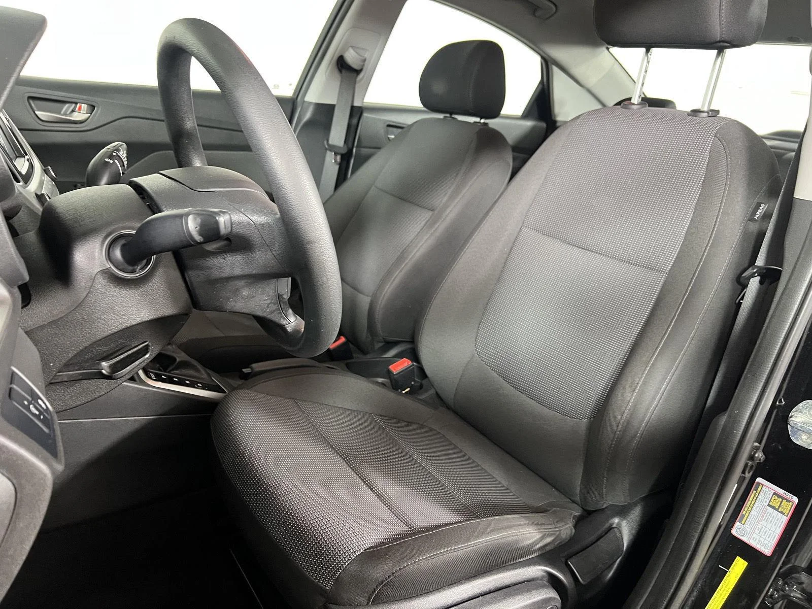 Used 2022 Absolute Black Hyundai SE image 11