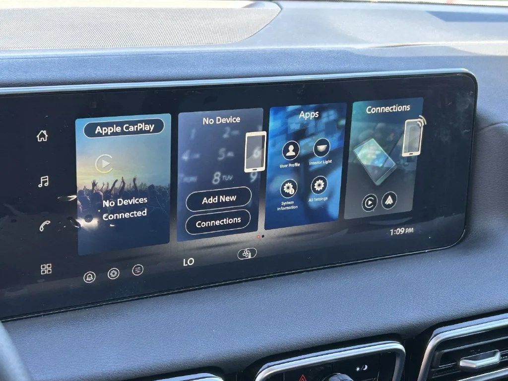 New 2027 Gun Metallic Nissan SV image 18