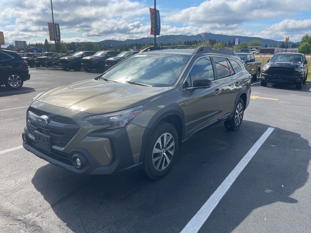 2023 Subaru Outback Premium's photo