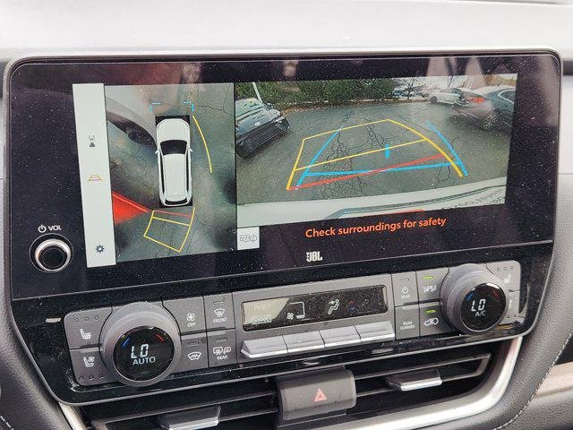 Certified Used 2024 WIND CHILL PEARL Toyota  image 15