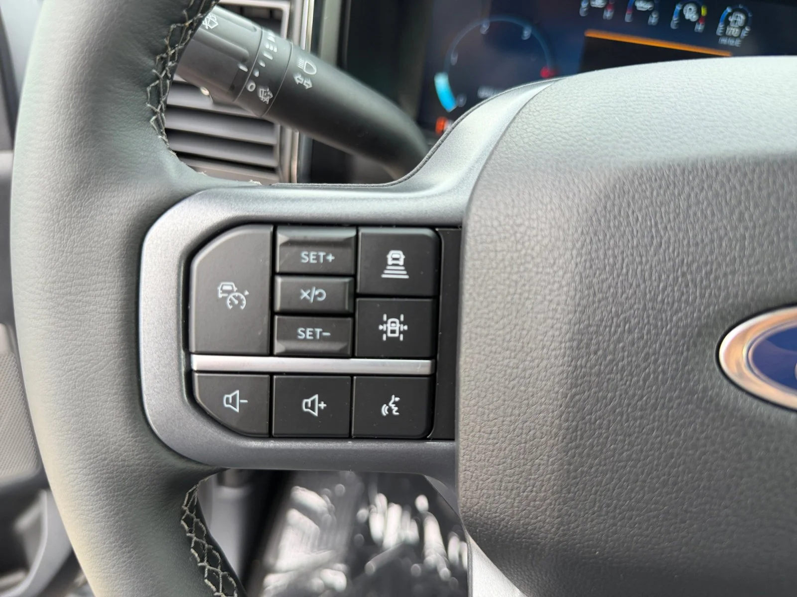 New 2026 Glacier Gray Metallic Tri-Coat Ford LARIAT image 24